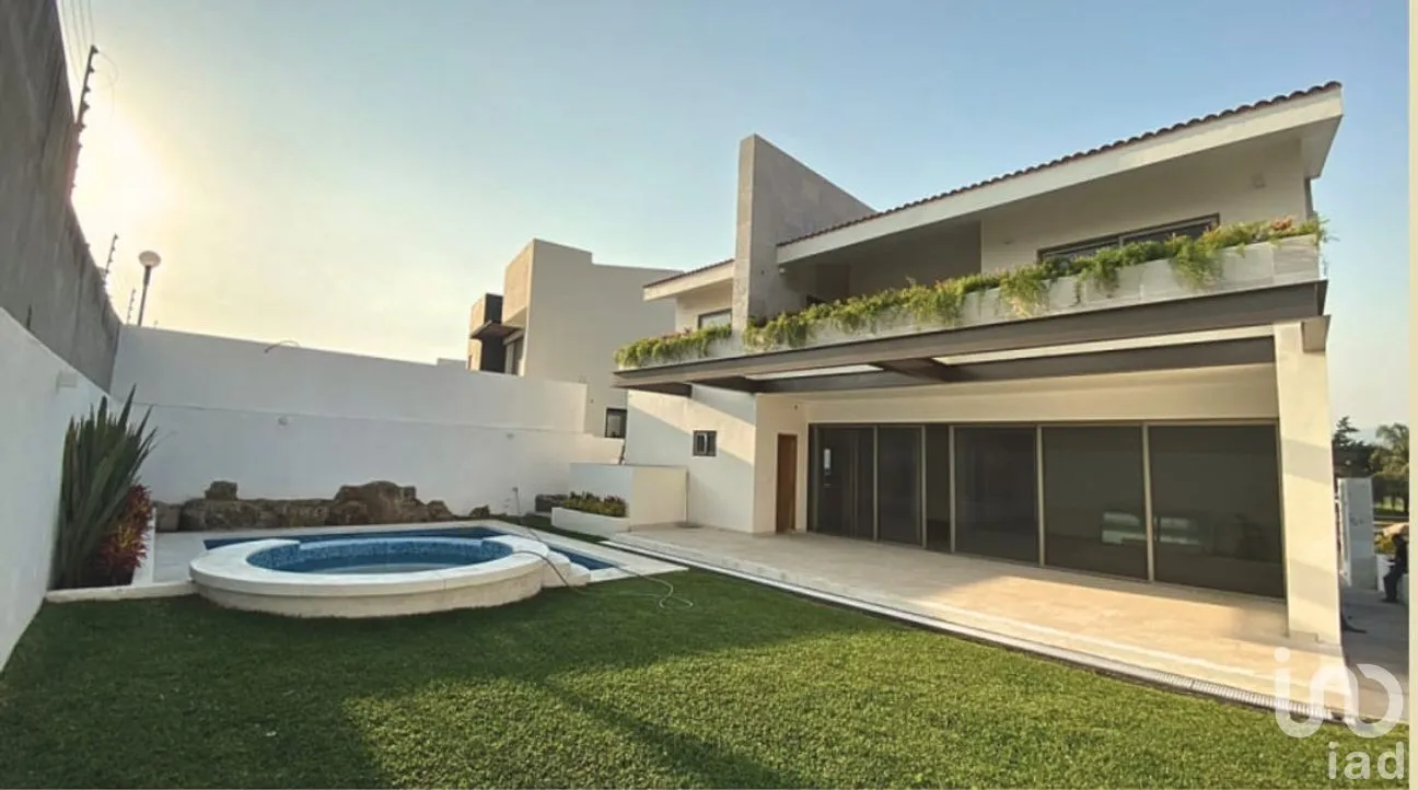 Casa en Venta en Paraíso Country Club, Emiliano Zapata, Morelos | NEX-196295 | iad México | Foto 2 de 57