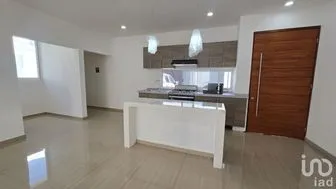 NEX-238306 - Casa en Venta, con 3 recamaras, con 2 baños, con 213 m2 de construcción en Lomas de Tzompantle, CP 62157, Morelos.