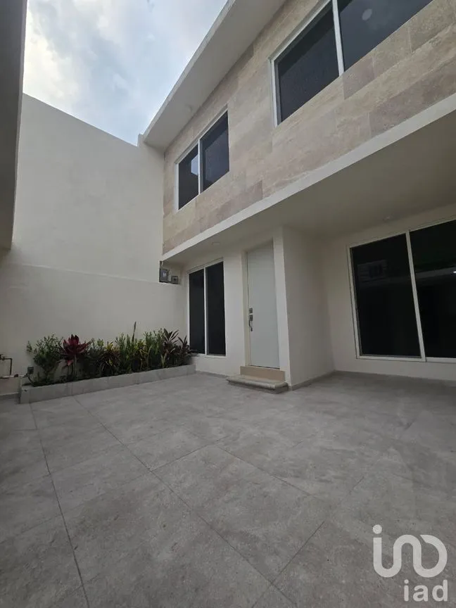 Casa en Venta en CIVAC los Robles, Jiutepec, Morelos | NEX-265899 | iad México | Foto 2 de 14