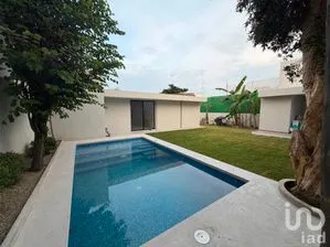 NEX-306893 - Casa en Venta, con 4 recamaras, con 3 baños, con 265 m2 de construcción.