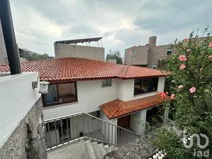 NEX-250502 - Casa en Venta, con 4 recamaras, con 3 baños, con 455 m2 de construcción.