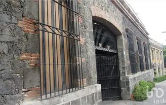 NEX-259246 - Local en Venta, con 2700 m2 de construcción.