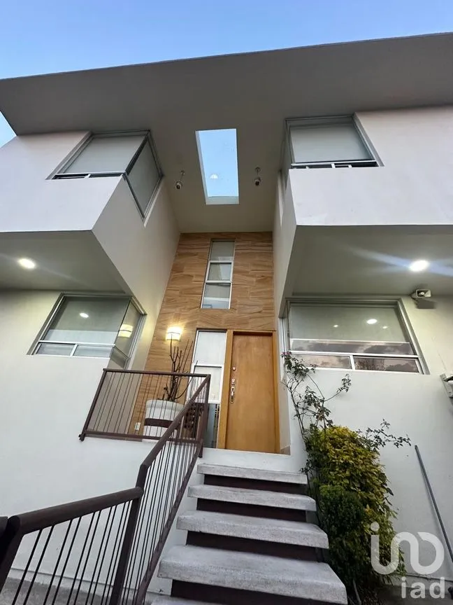 Casa en Venta en Lomas Verdes 6a Sección, Naucalpan de Juárez, México | NEX-287197 | iad México | Foto 1 de 26