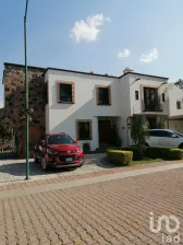 NEX-182041 - Casa en Venta, con 4 recamaras, con 4 baños, con 318 m2 de construcción en Ampliación Huertas del Carmen, CP 76904, Querétaro.