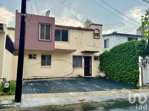 NEX-203089 - Casa en Venta, con 5 recamaras, con 3 baños, con 157 m2 de construcción en Cortijo del Río, CP 64890, Nuevo León.