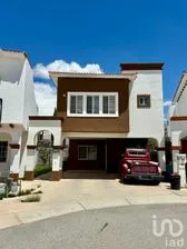 NEX-257159 - Casa en Renta, con 3 recamaras, con 2 baños, con 280 m2 de construcción.