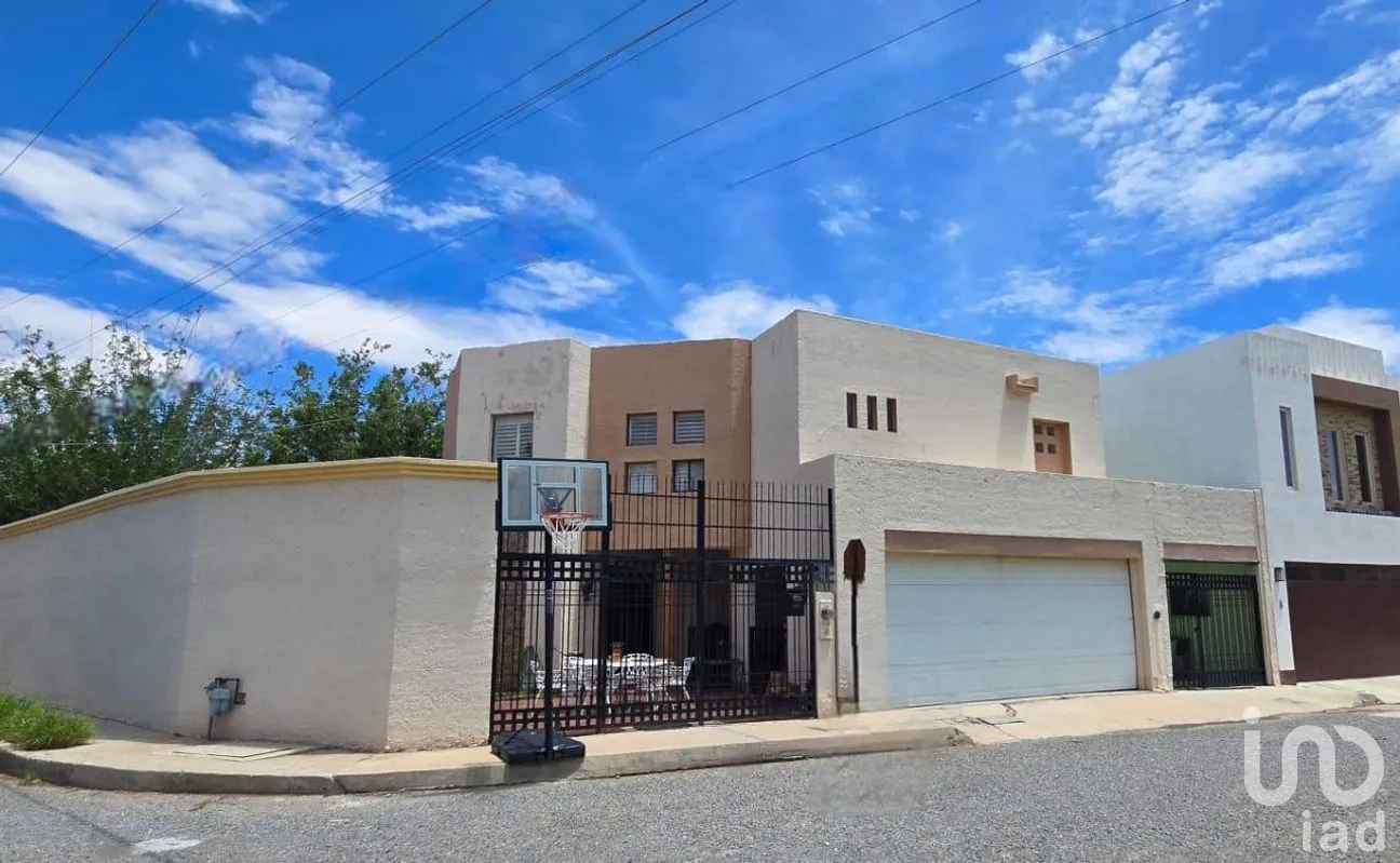 Casa en Venta en Bosques de San José, Juárez, Chihuahua | NEX-257167 | iad México | Foto 2 de 19