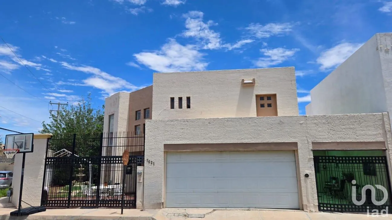 Casa en Venta en Bosques de San José, Juárez, Chihuahua | NEX-257167 | iad México | Foto 1 de 19