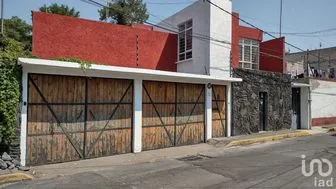NEX-157262 - Casa en Venta, con 4 recamaras, con 5 baños, con 360 m2 de construcción en San Juan Tepepan, CP 16020, Ciudad de México.