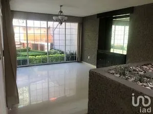 NEX-161949 - Casa en Venta, con 3 recamaras, con 2 baños, con 300 m2 de construcción en Lomas de Vista Hermosa, CP 05100, Ciudad de México.