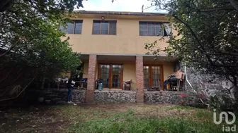 NEX-251041 - Casa en Venta, con 4 recamaras, con 4 baños, con 208 m2 de construcción en Santa Cruz Chavarrieta, CP 16840, Ciudad de México.