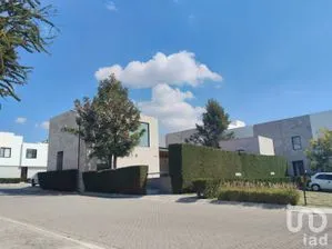 NEX-285777 - Casa en Venta, con 2 recamaras, con 2 baños, con 194 m2 de construcción en El Marqués, CP 76047, Querétaro.