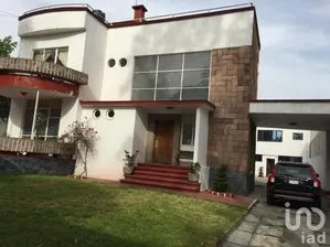 NEX-300094 - Casa en Venta, con 3 recamaras, con 3 baños, con 540 m2 de construcción.