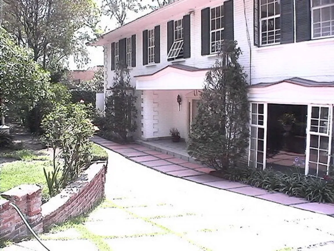 Casa en Venta en Lomas Altas, Miguel Hidalgo, Ciudad de México | NEX-271126 | iad México | Foto 3 de 32