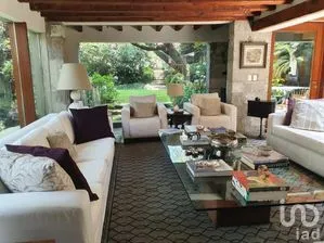 NEX-280852 - Casa en Venta, con 4 recamaras, con 4 baños, con 750 m2 de construcción.