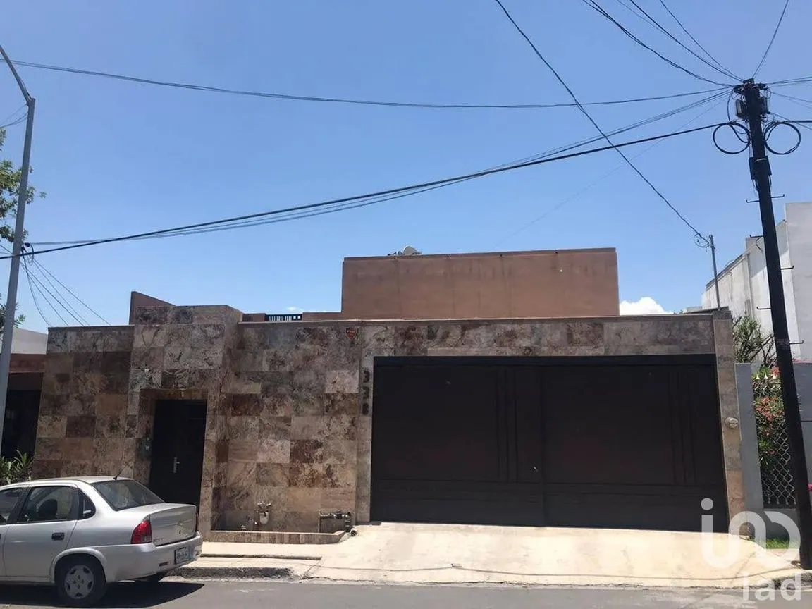 Casa en Venta en Las Cumbres, Monterrey, Nuevo León | NEX-148305 | iad México | Foto 1 de 17
