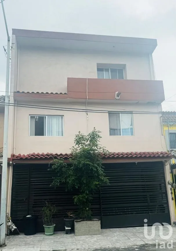 Casa en Venta en Portal de Cumbres, Monterrey, Nuevo León | NEX-232251 | iad México | Foto 2 de 12