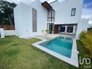 NEX-209514 - Casa en Renta, con 3 recamaras, con 4 baños, con 400 m2 de construcción en Akumal, CP 77776, Quintana Roo.