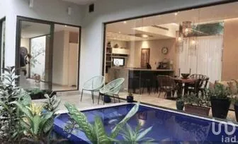 NEX-267026 - Casa en Renta, con 4 recamaras, con 3 baños, con 365 m2 de construcción.