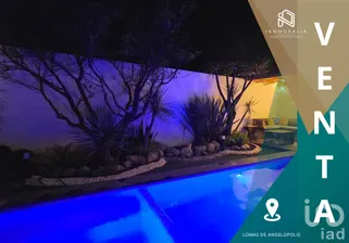 NEX-272157 - Casa en Venta, con 4 recamaras, con 5 baños, con 356 m2 de construcción.