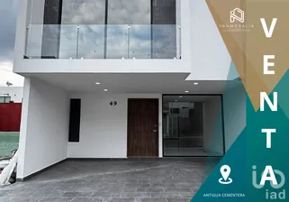 NEX-272510 - Casa en Venta, con 4 recamaras, con 4 baños, con 256 m2 de construcción en Zona Cementos Atoyac, CP 72023, Puebla.