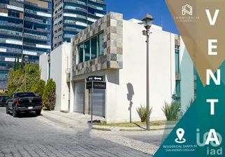 NEX-273494 - Casa en Venta, con 4 recamaras, con 4 baños, con 410 m2 de construcción en San Bernardino Tlaxcalancingo, CP 72820, Puebla.