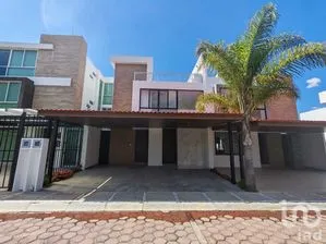 NEX-273588 - Casa en Venta, con 3 recamaras, con 3 baños, con 200 m2 de construcción en Morillotla, CP 72813, Puebla.