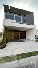 NEX-282716 - Casa en Venta, con 4 recamaras, con 4 baños, con 260 m2 de construcción en Zona Cementos Atoyac, CP 72023, Puebla.