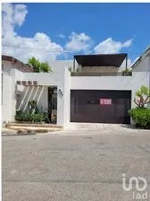 NEX-268383 - Casa en Venta, con 4 recamaras, con 3 baños, con 320.24 m2 de construcción en Los Pinos, CP 97138, Yucatán.