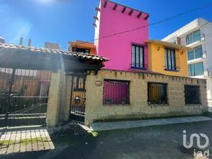 NEX-209482 - Casa en Venta, con 3 recamaras, con 2 baños, con 220 m2 de construcción en San Felipe Tlalmimilolpan, CP 50250, Estado De México.