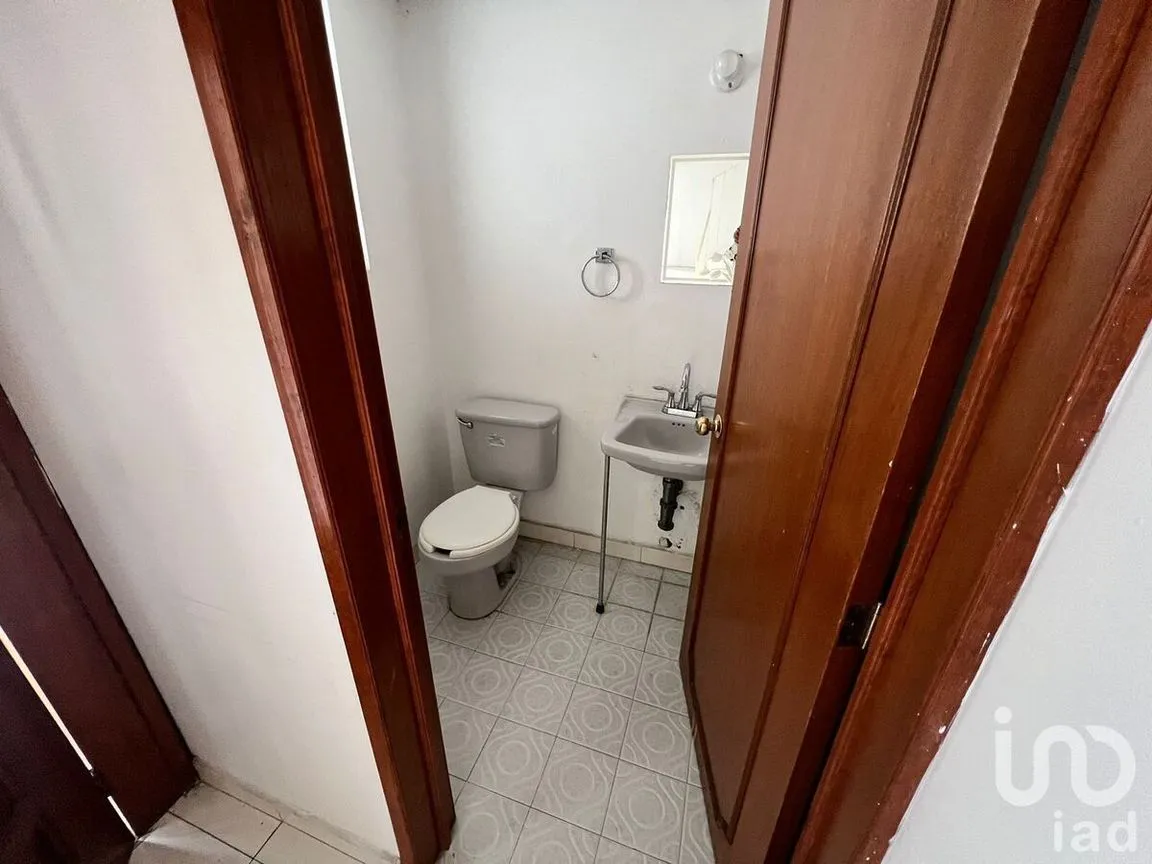 Casa en Venta en Lázaro Cárdenas, Toluca, Estado De México | NEX-228426 | iad México | Foto 2 de 16