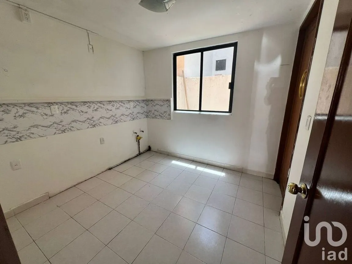 Casa en Venta en Lázaro Cárdenas, Toluca, Estado De México | NEX-228426 | iad México | Foto 3 de 16