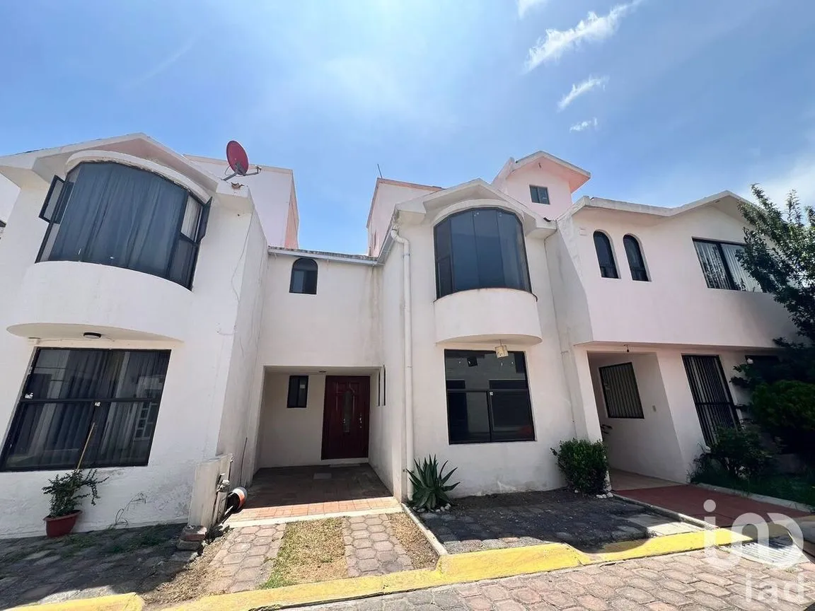 Casa en Venta en Lázaro Cárdenas, Toluca, Estado De México | NEX-228426 | iad México | Foto 1 de 16