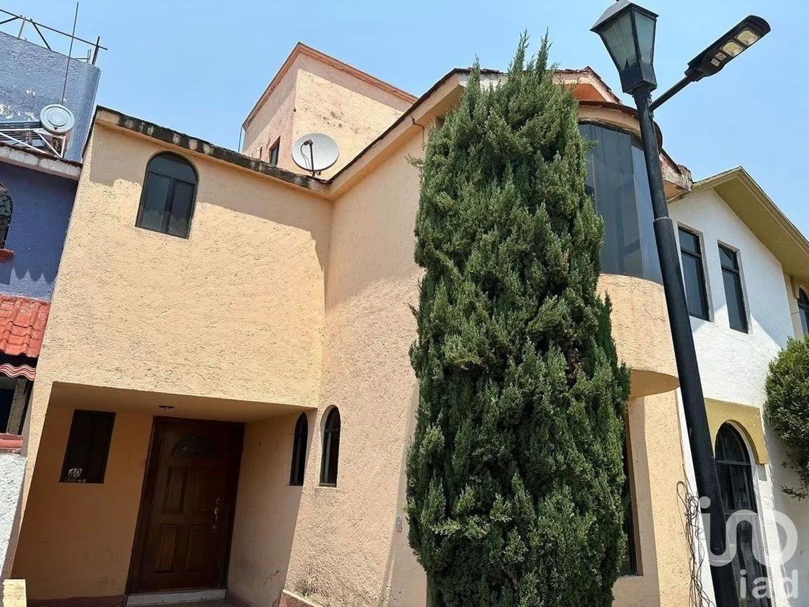 Casa en Venta en Emiliano Zapata, Toluca, Estado De México | NEX-229302 | iad México | Foto 1 de 24