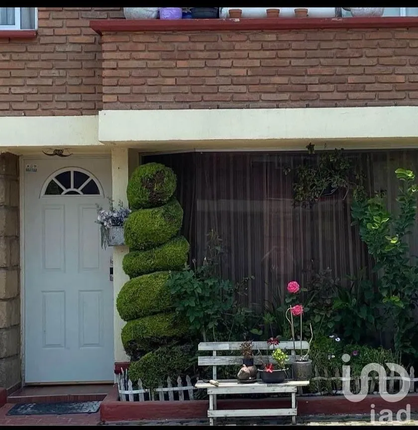 Casa en Venta en Independencia, Toluca, Estado De México | NEX-230252 | iad México | Foto 1 de 8