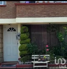 NEX-230252 - Casa en Venta, con 3 recamaras, con 2 baños, con 180 m2 de construcción en Independencia, CP 50070, Estado De México.