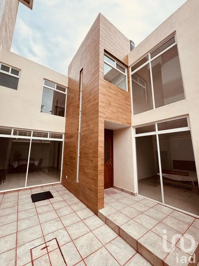 Casa en Venta en Francisco Murguía El Ranchito, Toluca, Estado de México | NEX-278369 | iad México | Foto 2 de 16
