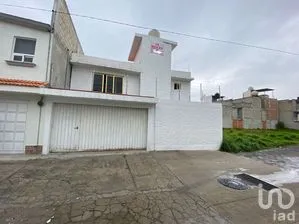 NEX-290690 - Casa en Renta, con 3 recamaras, con 1 baño, con 200 m2 de construcción en San Lorenzo Tepaltitlán Centro, CP 50010, Estado de México.