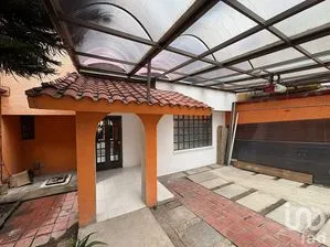 NEX-294702 - Casa en Renta, con 3 recamaras, con 2 baños en Carlos Hank González, CP 50026, Estado de México.
