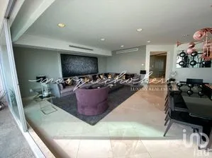 NEX-215076 - Departamento en Renta, con 3 recamaras, con 4 baños, con 350 m2 de construcción.