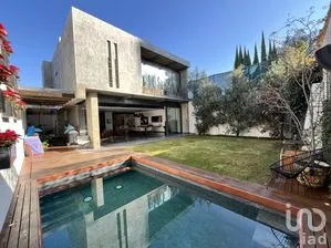 NEX-270234 - Casa en Venta, con 4 recamaras, con 5 baños, con 600 m2 de construcción en Royal Country, CP 45116, Jalisco.