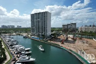 NEX-270235 - Departamento en Venta, con 3 recamaras, con 4 baños, con 250 m2 de construcción.