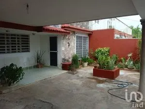 NEX-280960 - Casa en Venta, con 3 recamaras, con 3 baños en Jardines de Miraflores, CP 97168, Yucatán.