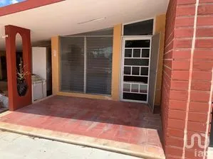NEX-280962 - Casa en Venta, con 4 recamaras, con 3 baños, con 322 m2 de construcción en Buenavista, CP 97127, Yucatán.