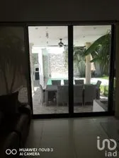 NEX-280987 - Casa en Venta, con 4 recamaras, con 4 baños, con 380 m2 de construcción.