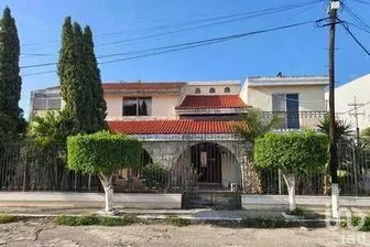 NEX-281008 - Casa en Renta, con 4 recamaras, con 5 baños en Villas Del Sol, CP 97118, Yucatán.