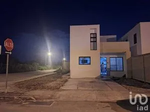 NEX-281042 - Casa en Renta, con 3 recamaras, con 2 baños.