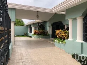 NEX-281049 - Casa en Venta, con 4 recamaras, con 5 baños, con 963 m2 de construcción en Gonzalo Guerrero, CP 97115, Yucatán.