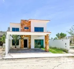 NEX-281057 - Casa en Venta, con 3 recamaras, con 240 m2 de construcción.