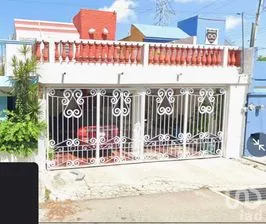 NEX-281065 - Casa en Venta, con 3 recamaras, con 2 baños en Las Brisas, CP 97144, Yucatán.